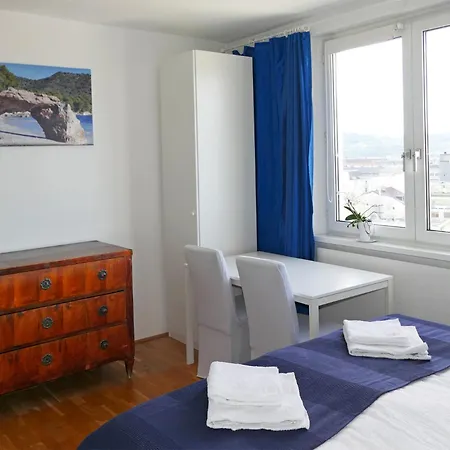 Buena Vista Rum i privatbostad Linz
